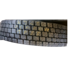 Cargar imagen en el visor de la galería, 11R24.5 PIRELLI TR85 149/146M TRACCION
