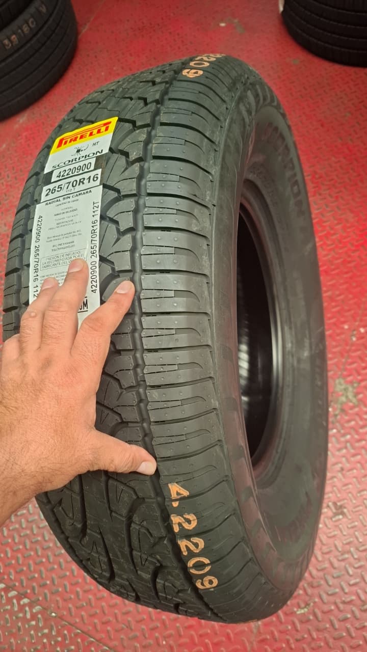 265/70R16 PIRELLI SCORPION HT 112T