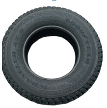 Cargar imagen en el visor de la galería, LT215/75R14 GOODYEAR WRANGLER AT/S 98Q TL